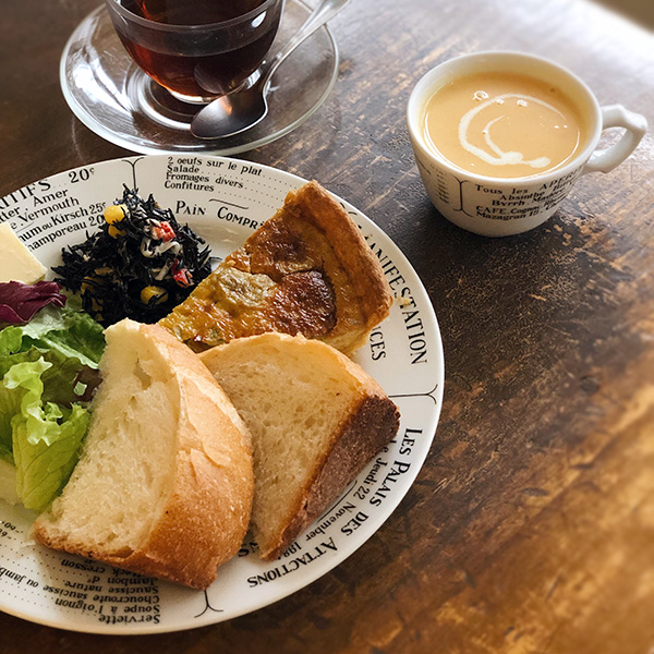 カフェ キャトル キャトル セゾン