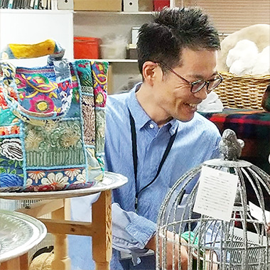 【私の部屋リビングで働く人たち】<br>2002年入社　私の部屋商品チーム いたみさん